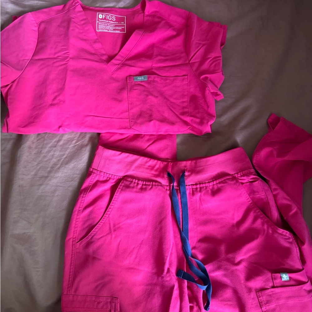 Figs hot pink Catarina XS top & Yola skinny scrub XS/p